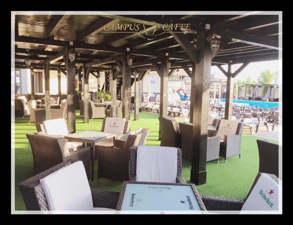 Campus Caffe Mansion Hotell Buzău Eksteriør bilde