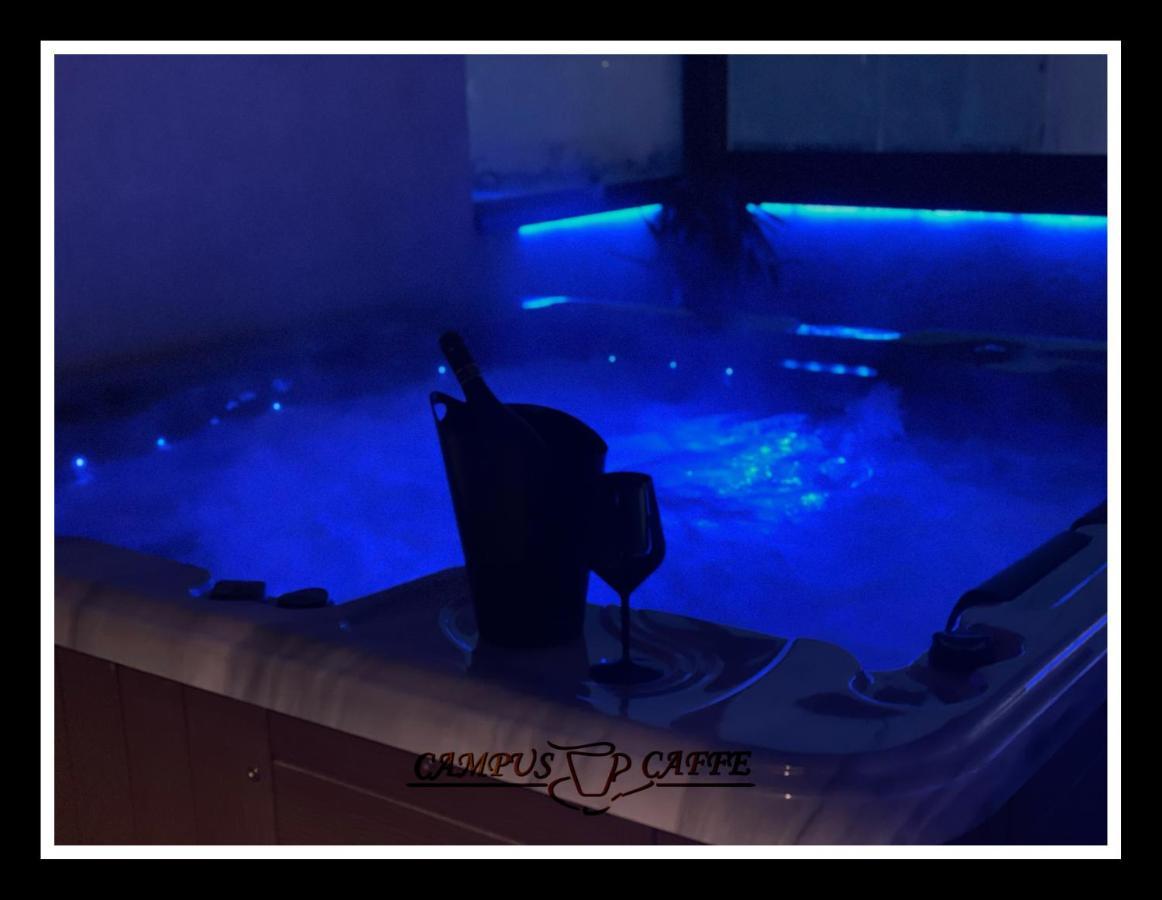 Campus Caffe Mansion Hotell Buzău Eksteriør bilde